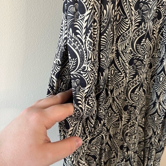 Anthropologie Zadie Black and White Tropical Patterned Satin Jumpsuit Size 2 - Picture 5 of 12